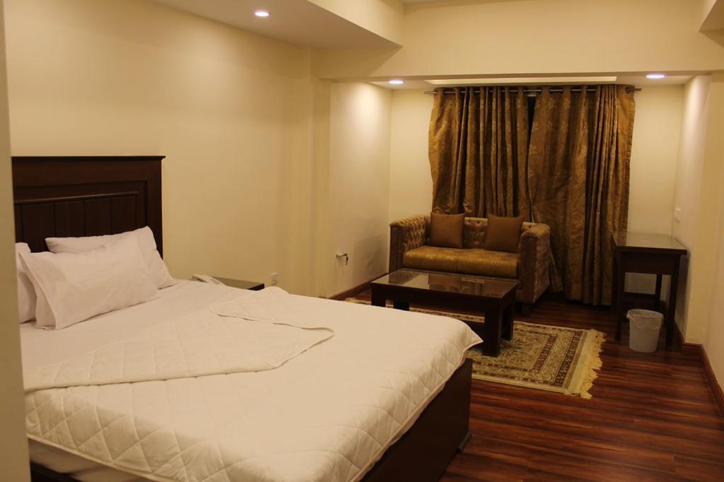 Hotel Diplomat Ісламабад Екстер'єр фото